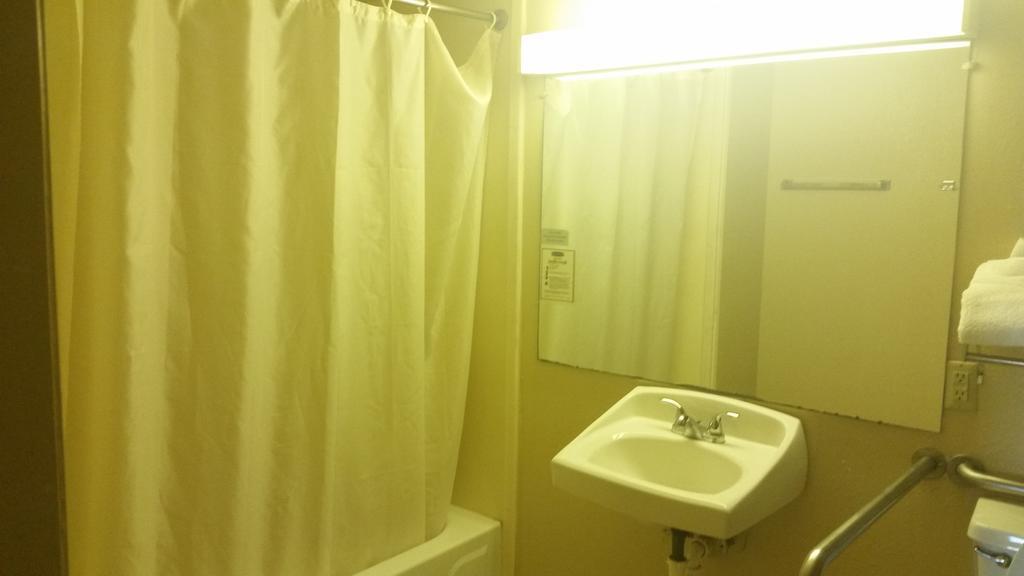 Royal Inn Alachua Habitación foto
